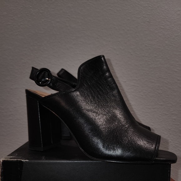 Banana Republic Peep Toe Bootie Sz 7 1/2 - Picture 2 of 3
